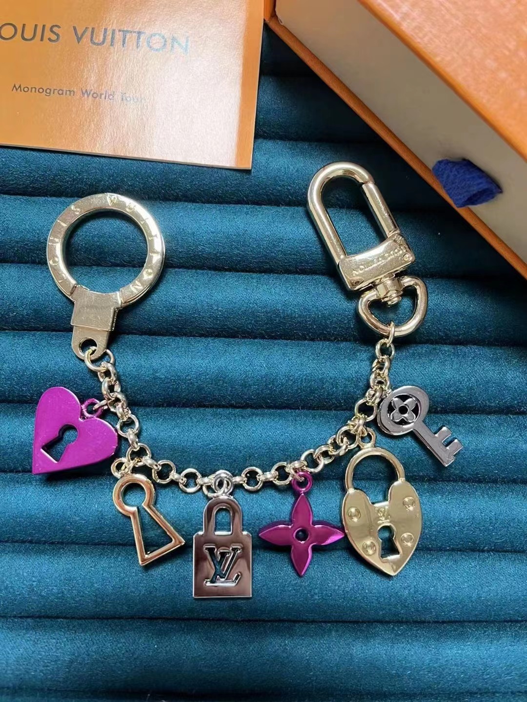 LV Louis Vuitton バッグペンダント キーホルダー 21 zm