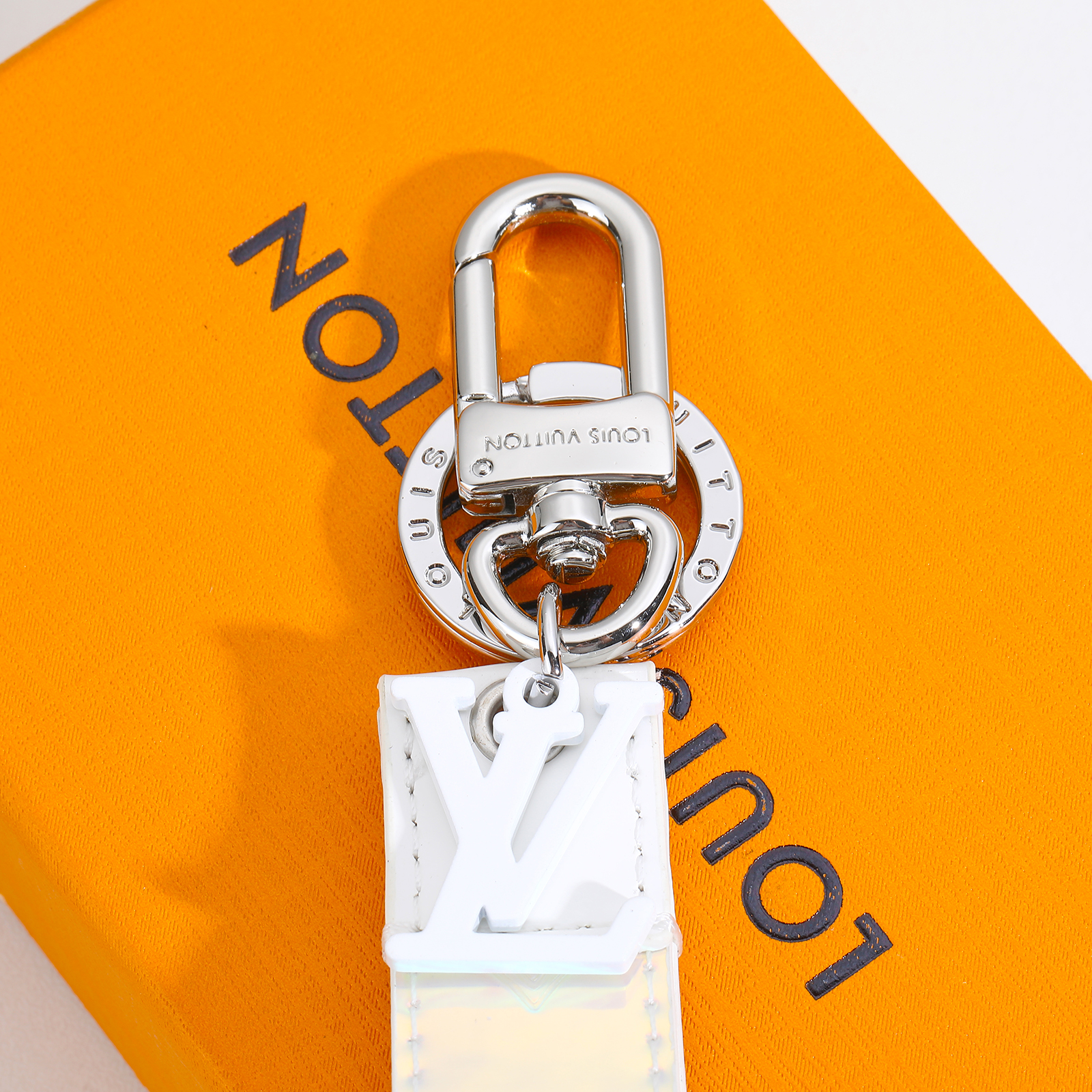 LV Louis Vuitton バッグペンダント キーホルダー15 zm