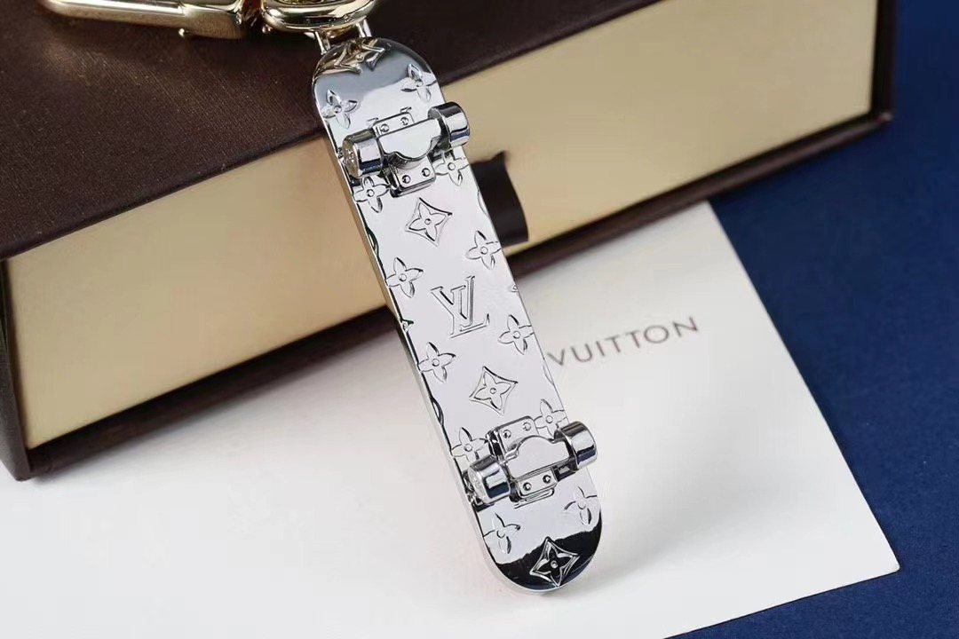 LV Louis Vuitton バッグペンダント キーホルダー 46 zm