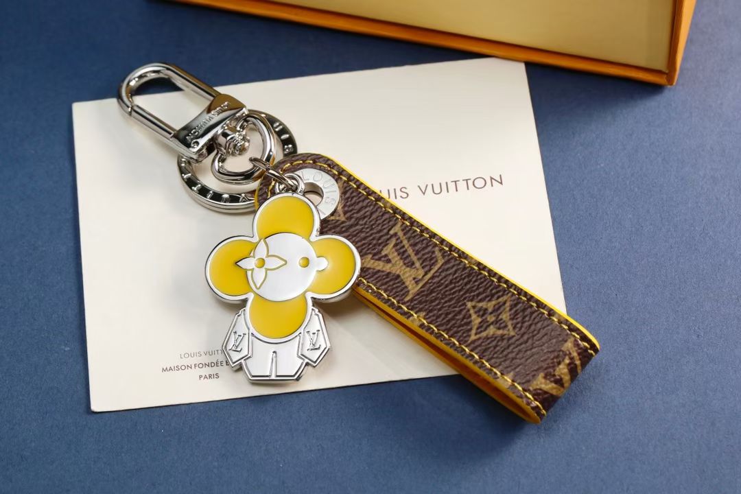 LV Louis Vuitton バッグペンダント キーホルダー 84 zm