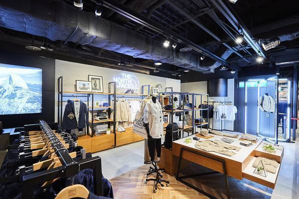 【BALENCIAGA】バレンシアガ 男女兼用、ご好評に付き再入荷！