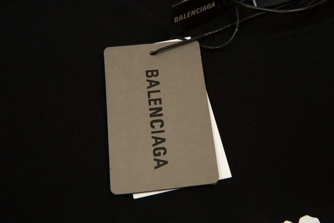 【BALENCIAGA 公式旗艦店】 バレンシアガ Tシャツ ご好評に付き再入荷！