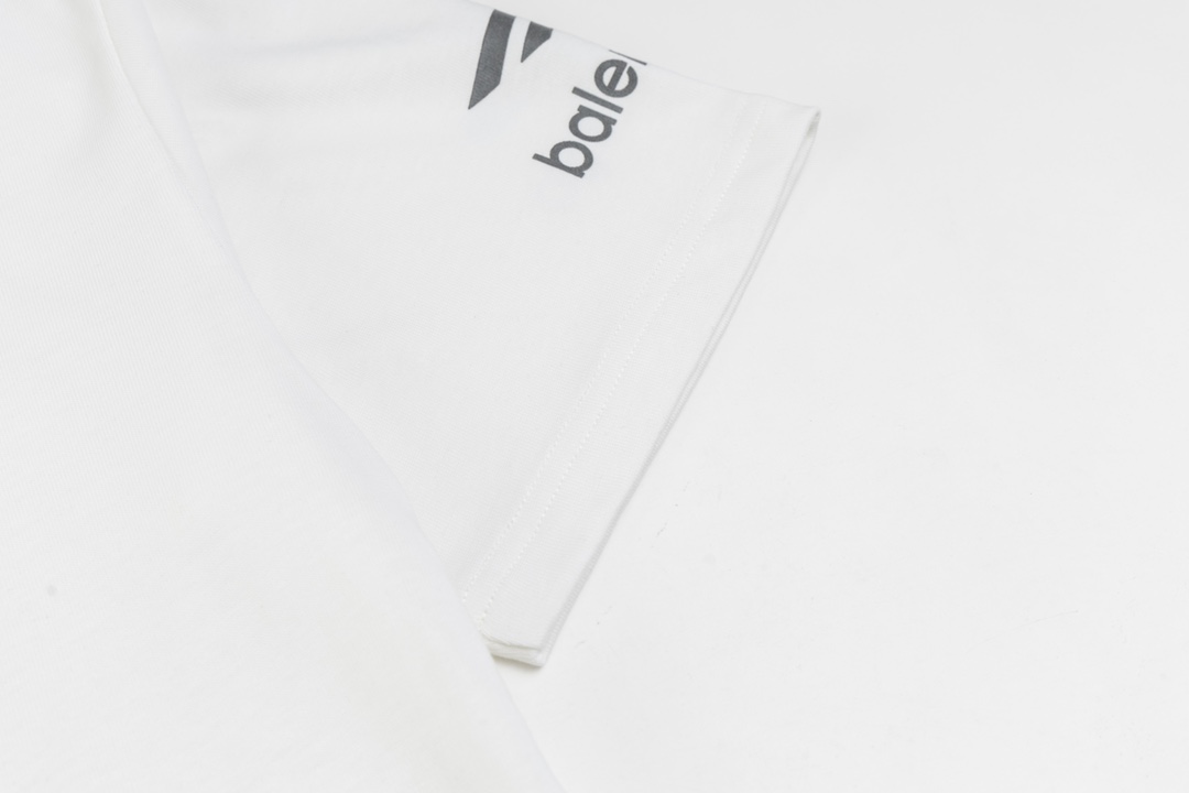 【BALENCIAGA 公式旗艦店】 バレンシアガ Tシャツ ご好評に付き再入荷！