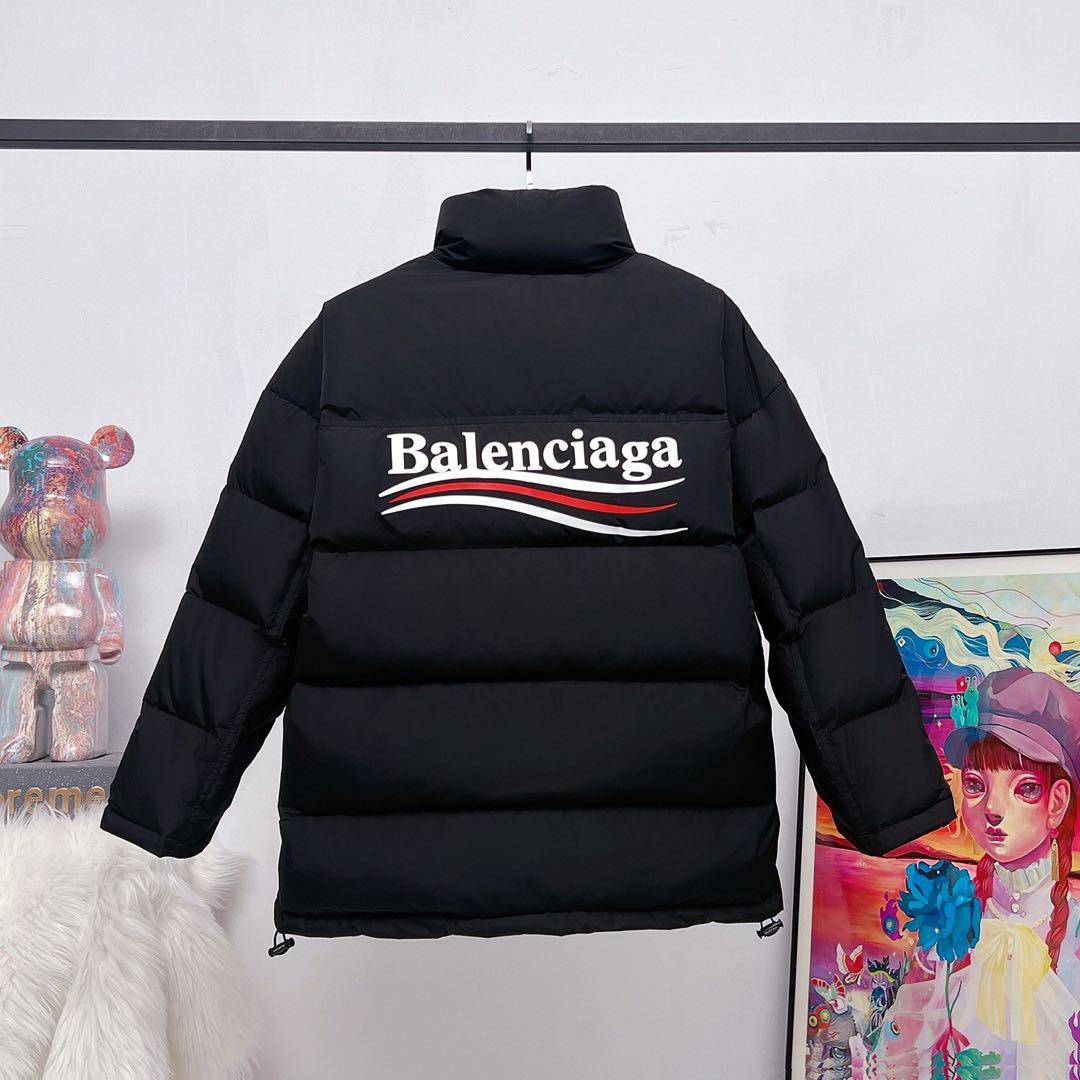 Balenciaga バレンシアガ　黒ダウンジャケット