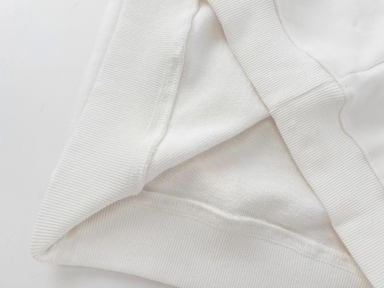 【BALENCIAGA】バレンシアガ 男女兼用、ご好評に付き再入荷！