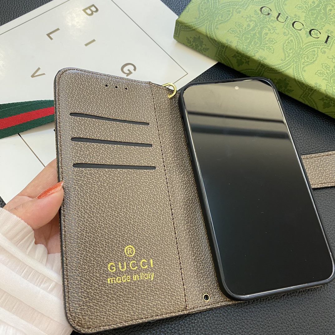 GUCCIフリップフォンケース zm
