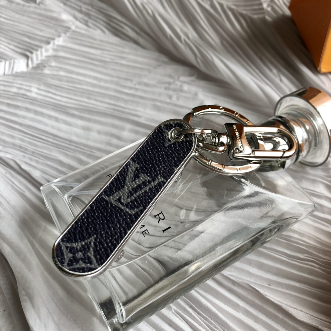 【Louis Vuitton 】（ルイヴィトン）ポルト クレ?スケートボード モノグラムM69476