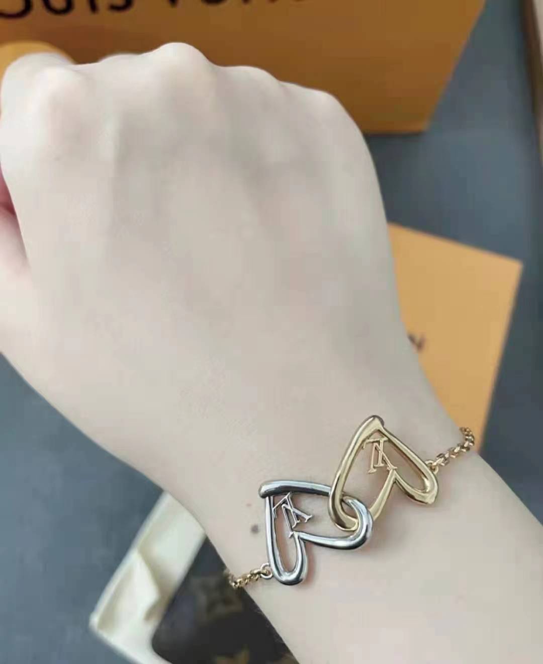 Louis Vuitton 愛する ブレスレット