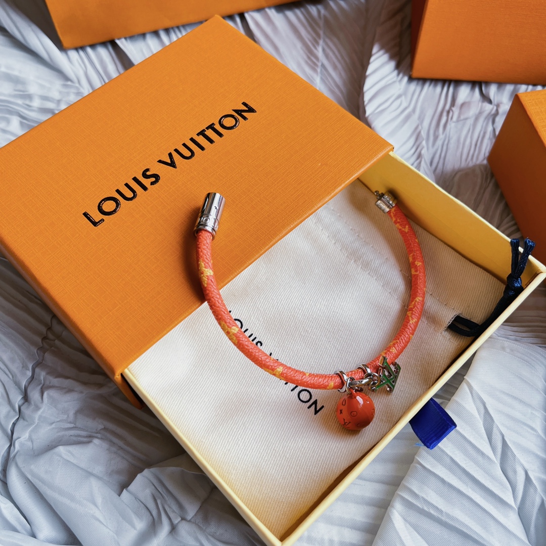 LOUIS VUITTON（ルイヴィトン）LV ブレスレット