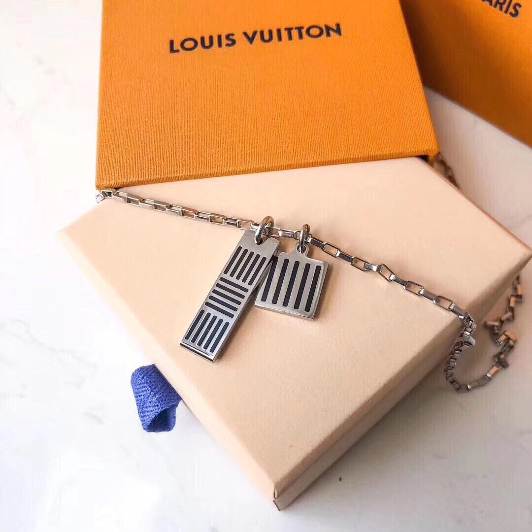 LOUIS VUITTON（ルイヴィトン）DAMIER BLACK ネックレス M62490