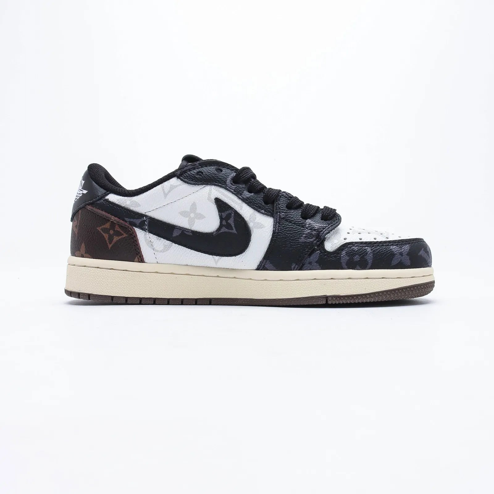 【日本未入荷】LOUIS VUITTON X TRAVIS SCOTT X NIKE AIR JORDAN 1 LOW OG SP