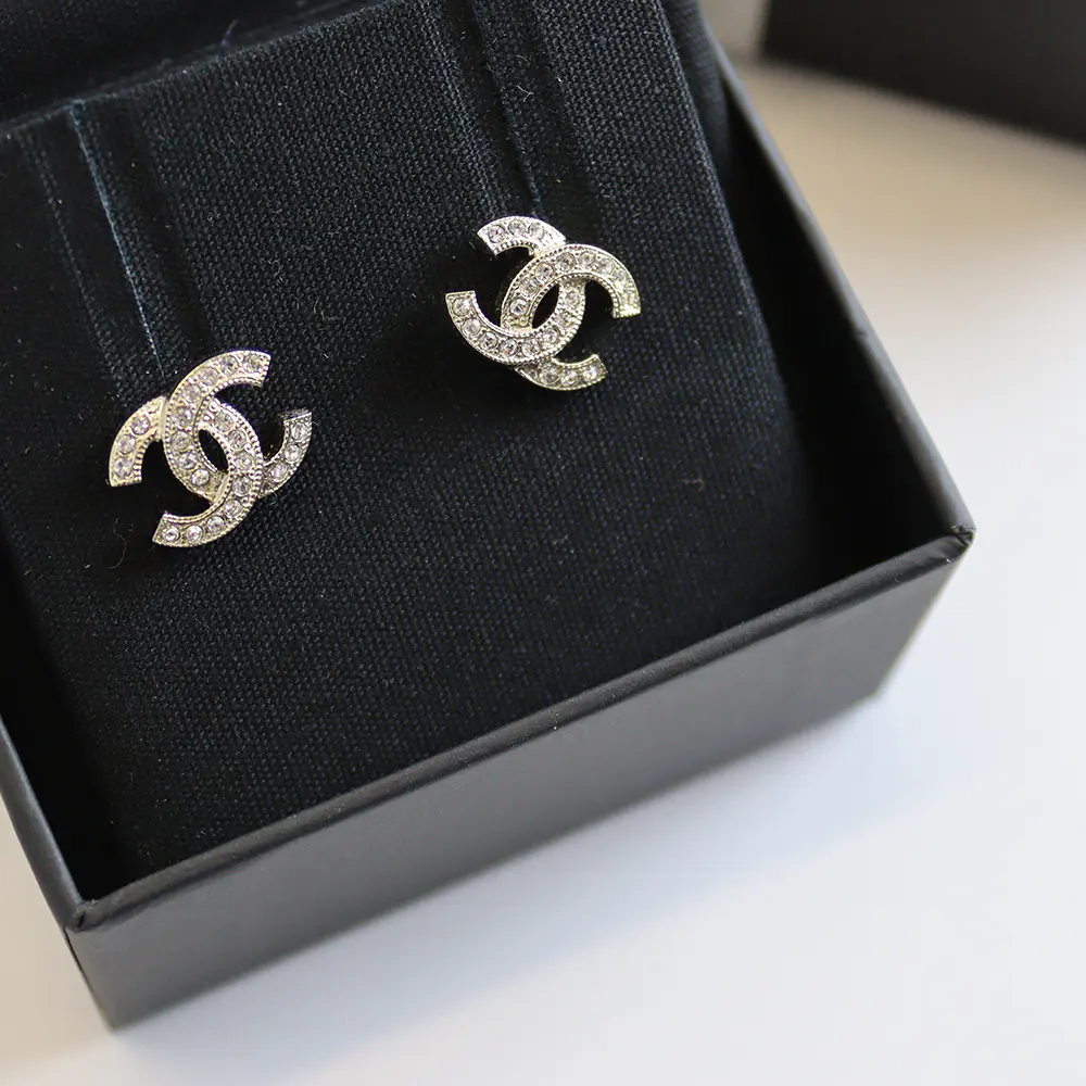 レア商品！chanel-シャネル-ピアス-cc-マーク-a88429-a95896