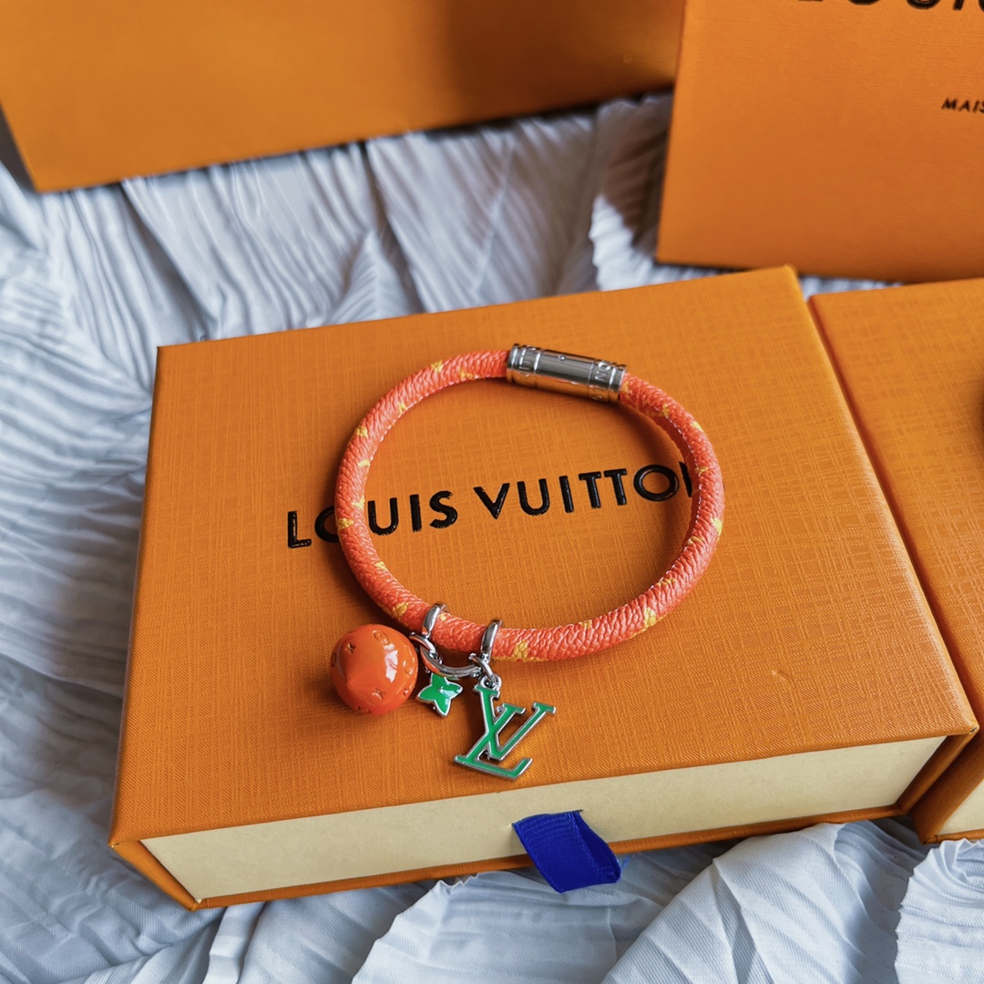 LOUIS VUITTON（ルイヴィトン）LV ブレスレット