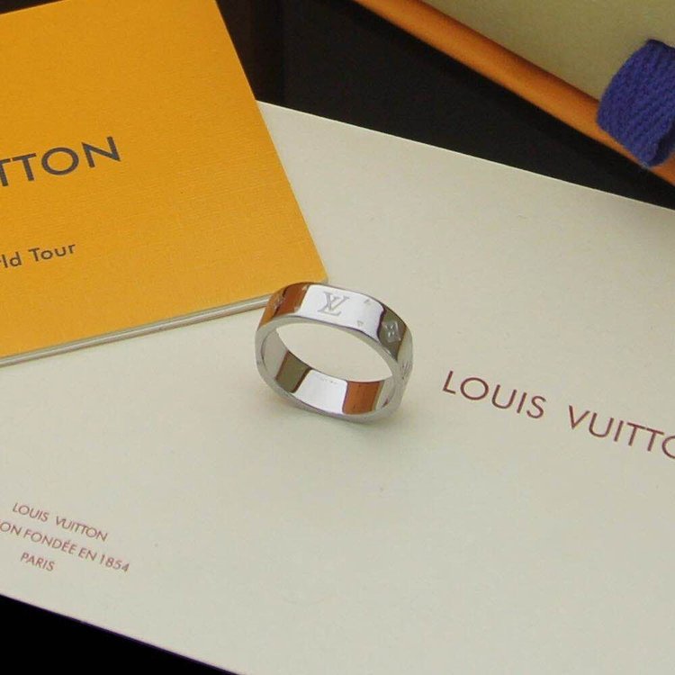 LOUIS VUITTON（ルイヴィトン）リング、ご好評に付き再入荷！