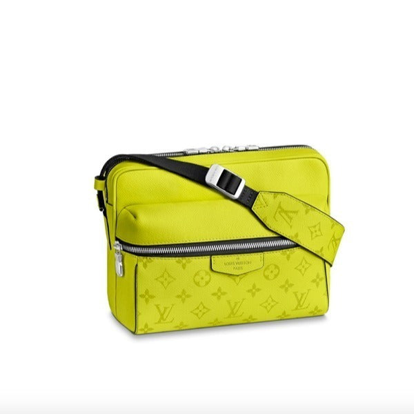 入手困難 LOUIS VUITTON アウトドア メッセンジャー PM 4色展開 M30243