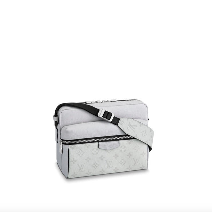入手困難 LOUIS VUITTON アウトドア メッセンジャー PM 4色展開 M30243