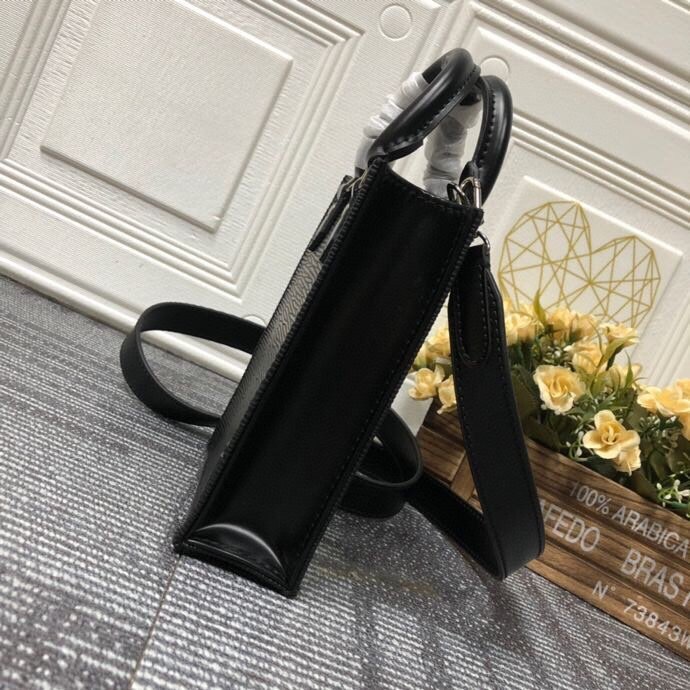 LOUIS VUITTON ルイヴィトン ショルダーバッグ & クロスボディバッグ M69441