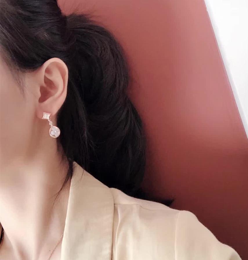 Louis Vuitton（ルイヴィトン）イヤリング 18K
