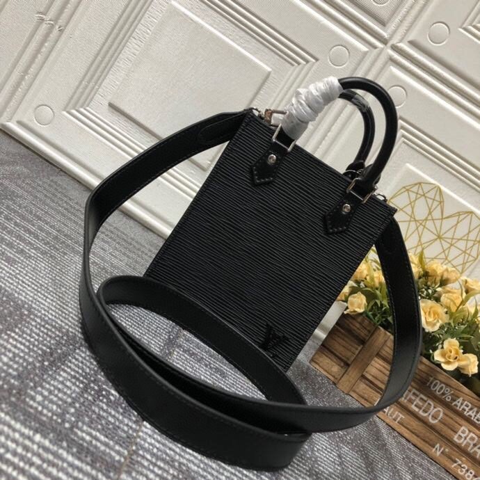 LOUIS VUITTON ルイヴィトン ショルダーバッグ & クロスボディバッグ M69441