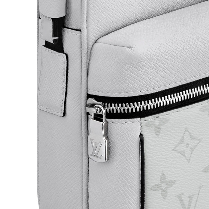 入手困難 LOUIS VUITTON アウトドア メッセンジャー PM 4色展開 M30243