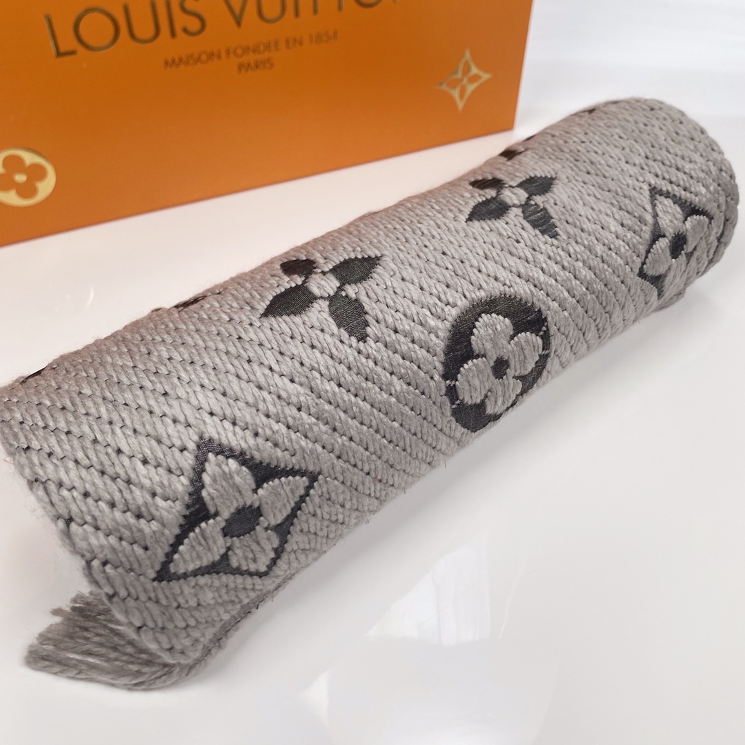 【Louis Vuitton 】（ルイヴィトン）ウールスカーフ2色 185 x 30cm