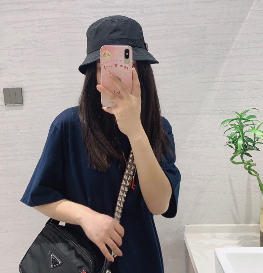 Louis Vuitton（ルイヴィトン）ペンダントチェーンLVコーラル M68903