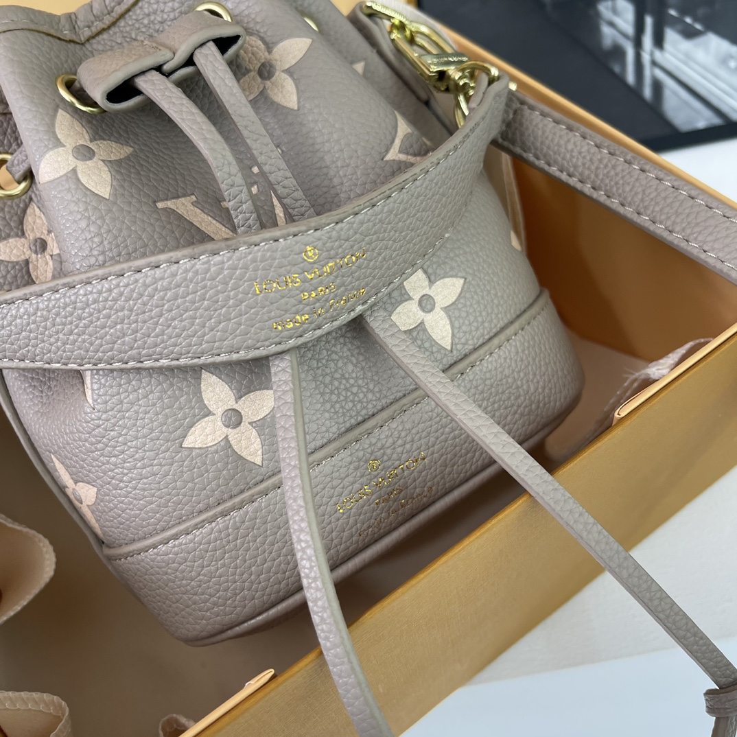 LV Louis Vuitton バンドルバッグ 02 zm