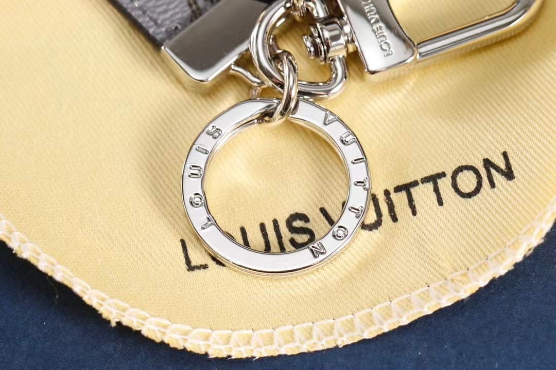 LV Louis Vuitton バッグペンダント キーホルダー 66 zm