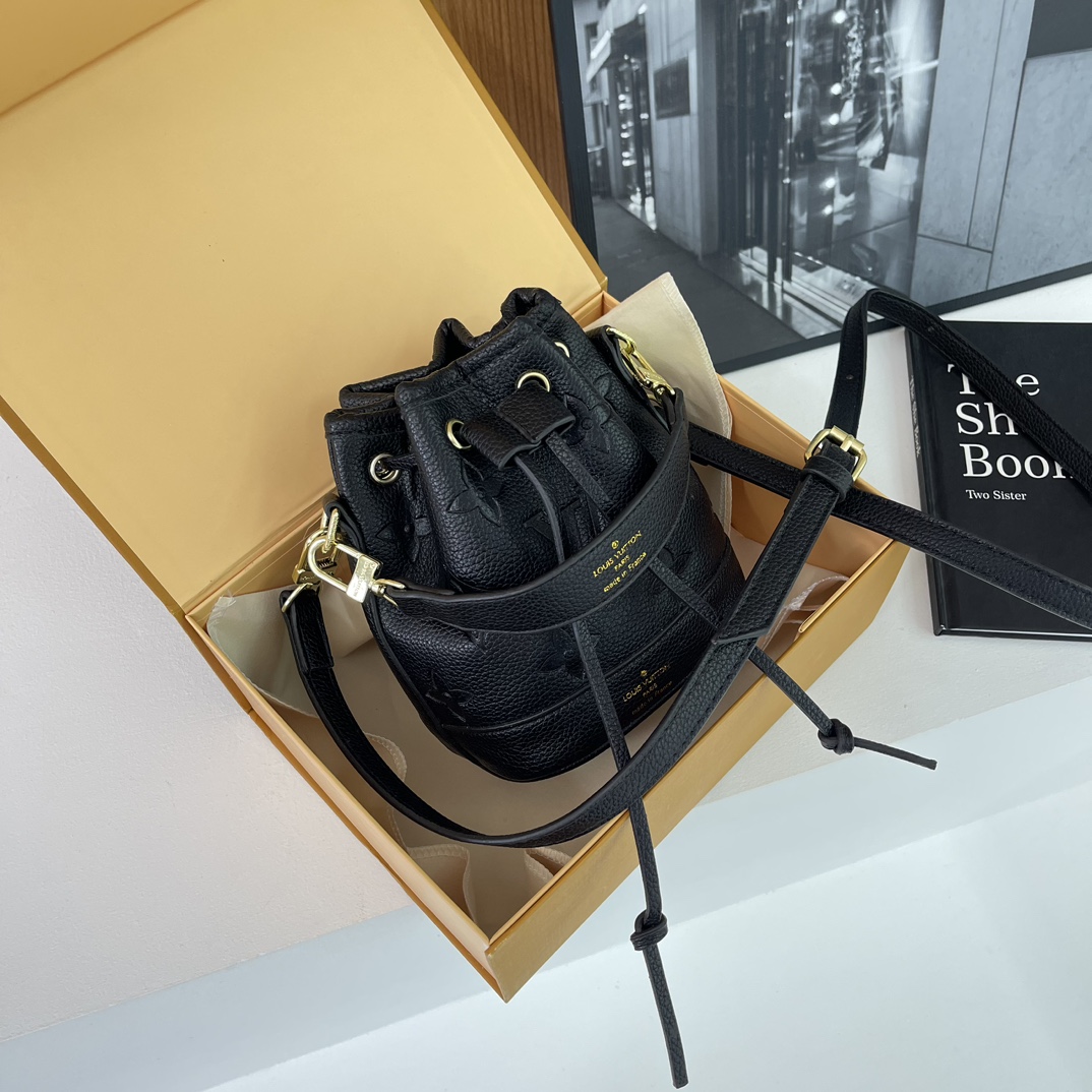 LV Louis Vuitton バンドルバッグ 02 zm