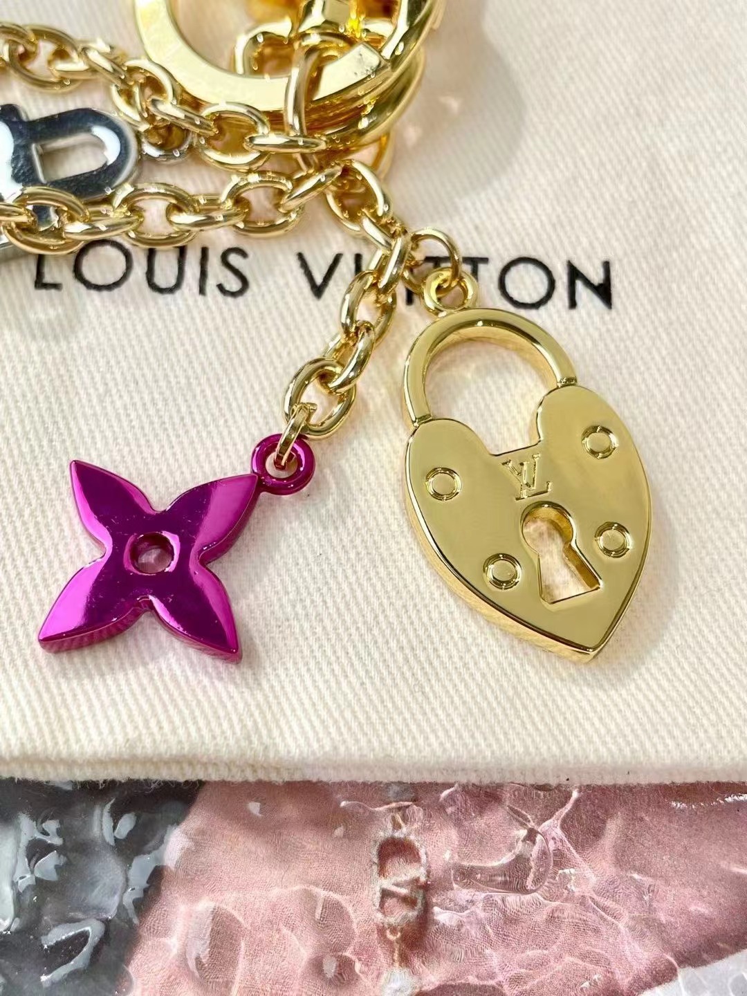 LV Louis Vuitton バッグペンダント キーホルダー 21 zm