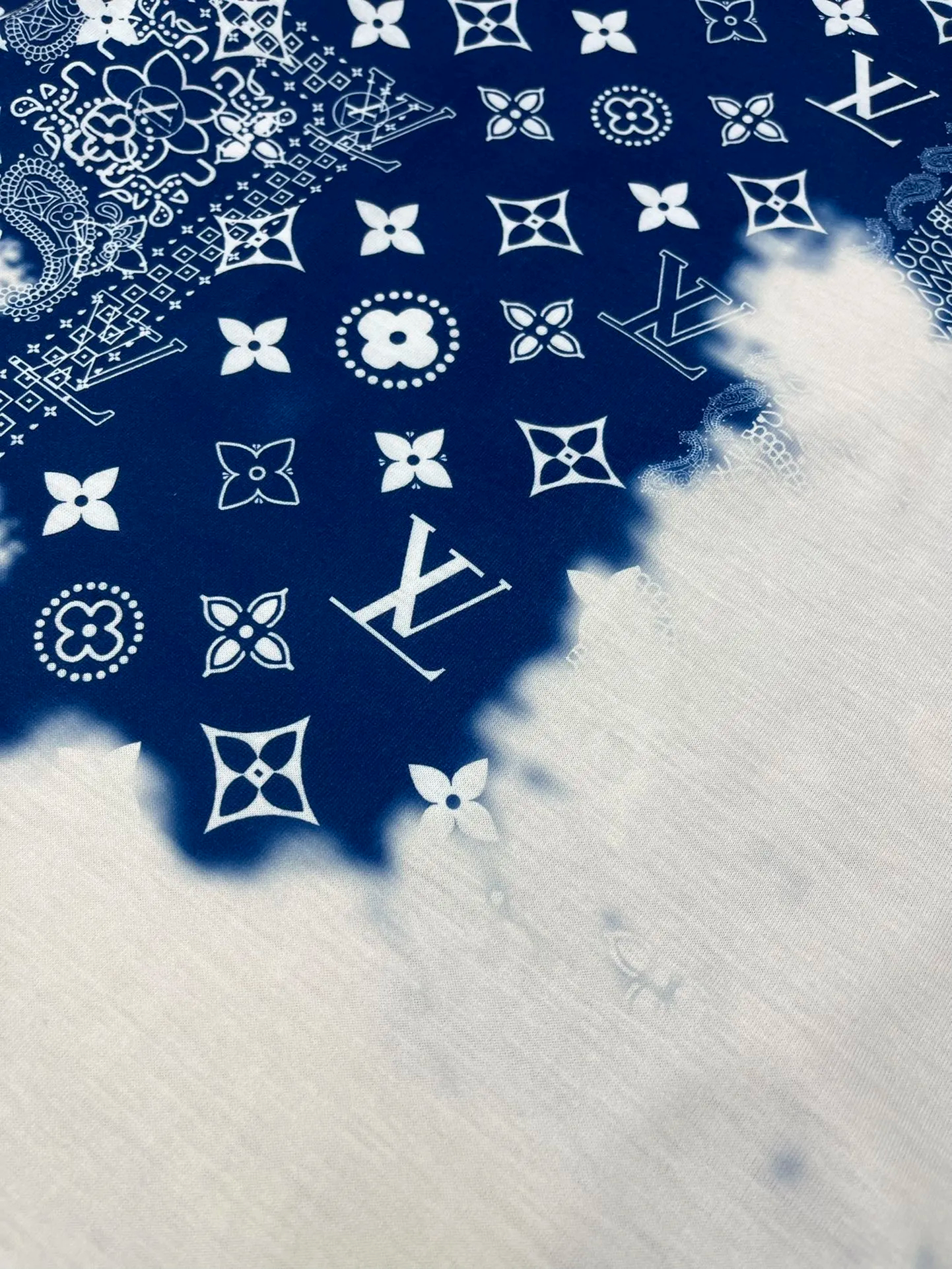 【LOUIS VUITTON】（ルイヴィトン）半袖Tシャツ