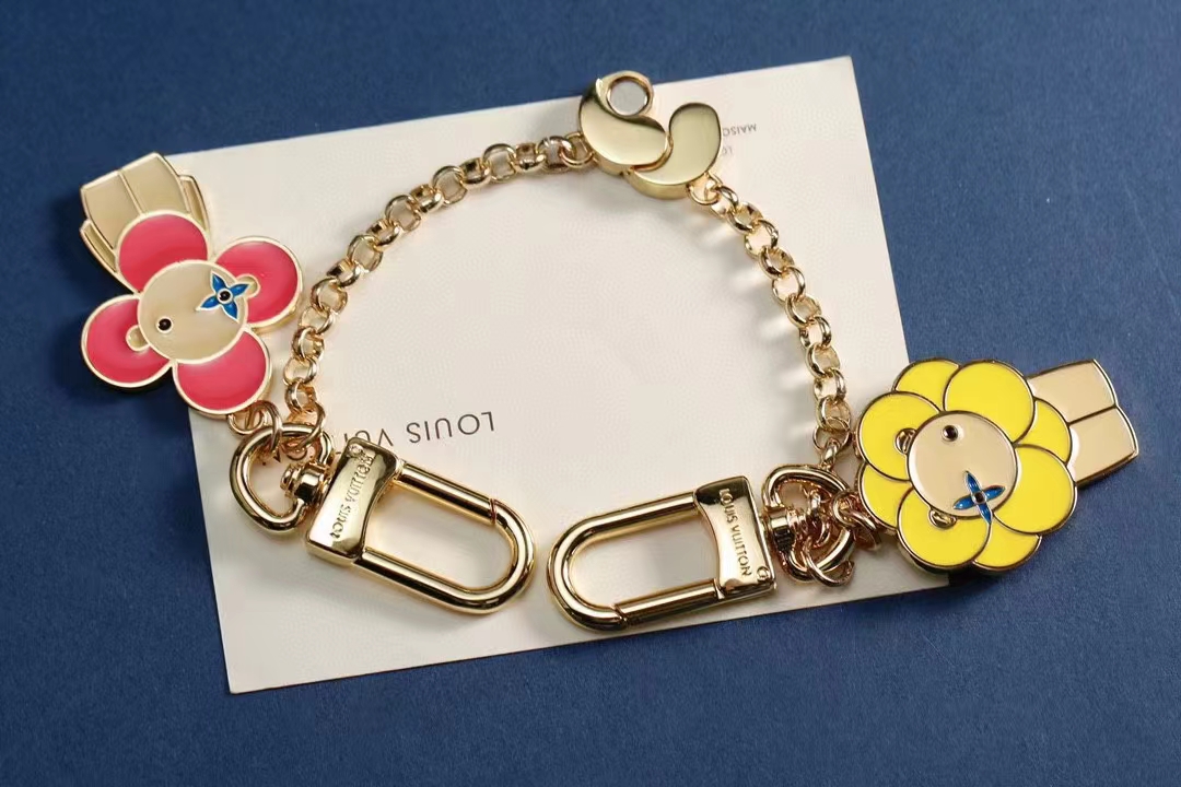 LV Louis Vuitton バッグペンダント キーホルダー 52 zm