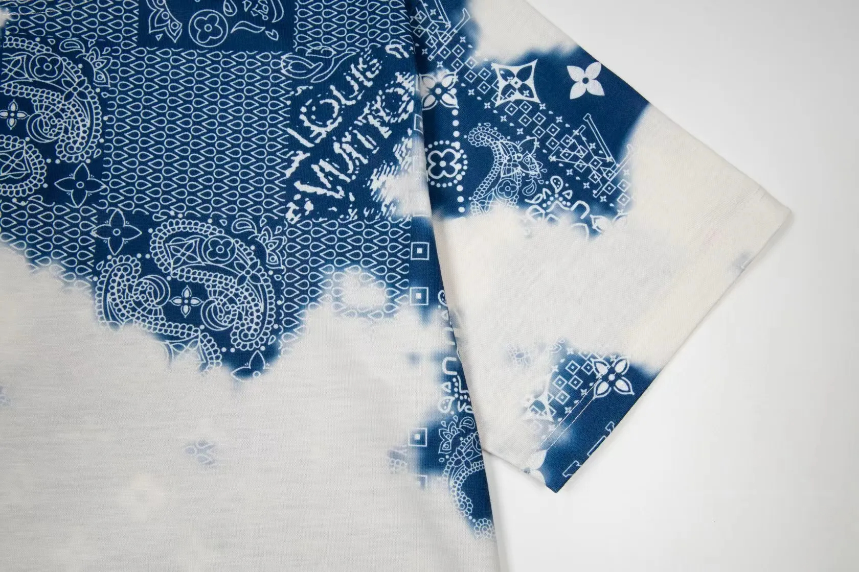 【LOUIS VUITTON】（ルイヴィトン）半袖Tシャツ