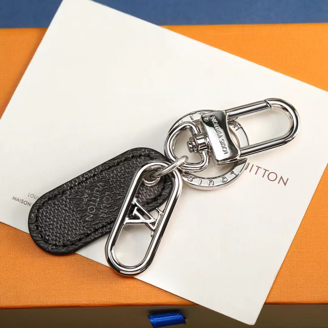 LV Louis Vuitton バッグペンダント キーホルダー 82 zm