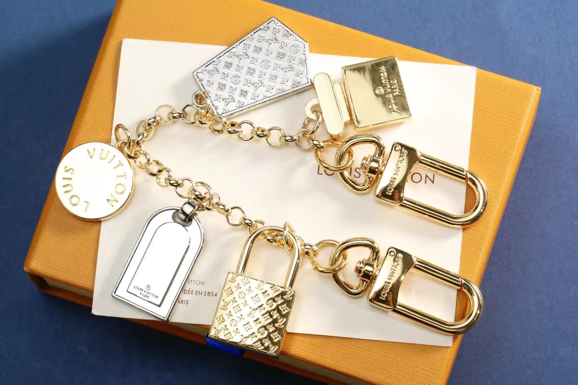 LV Louis Vuitton バッグペンダント キーホルダー 75 zm