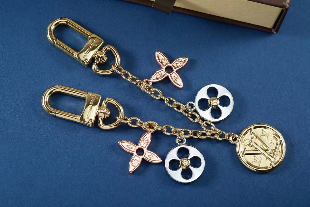 LV Louis Vuitton バッグペンダント キーホルダー 49 zm