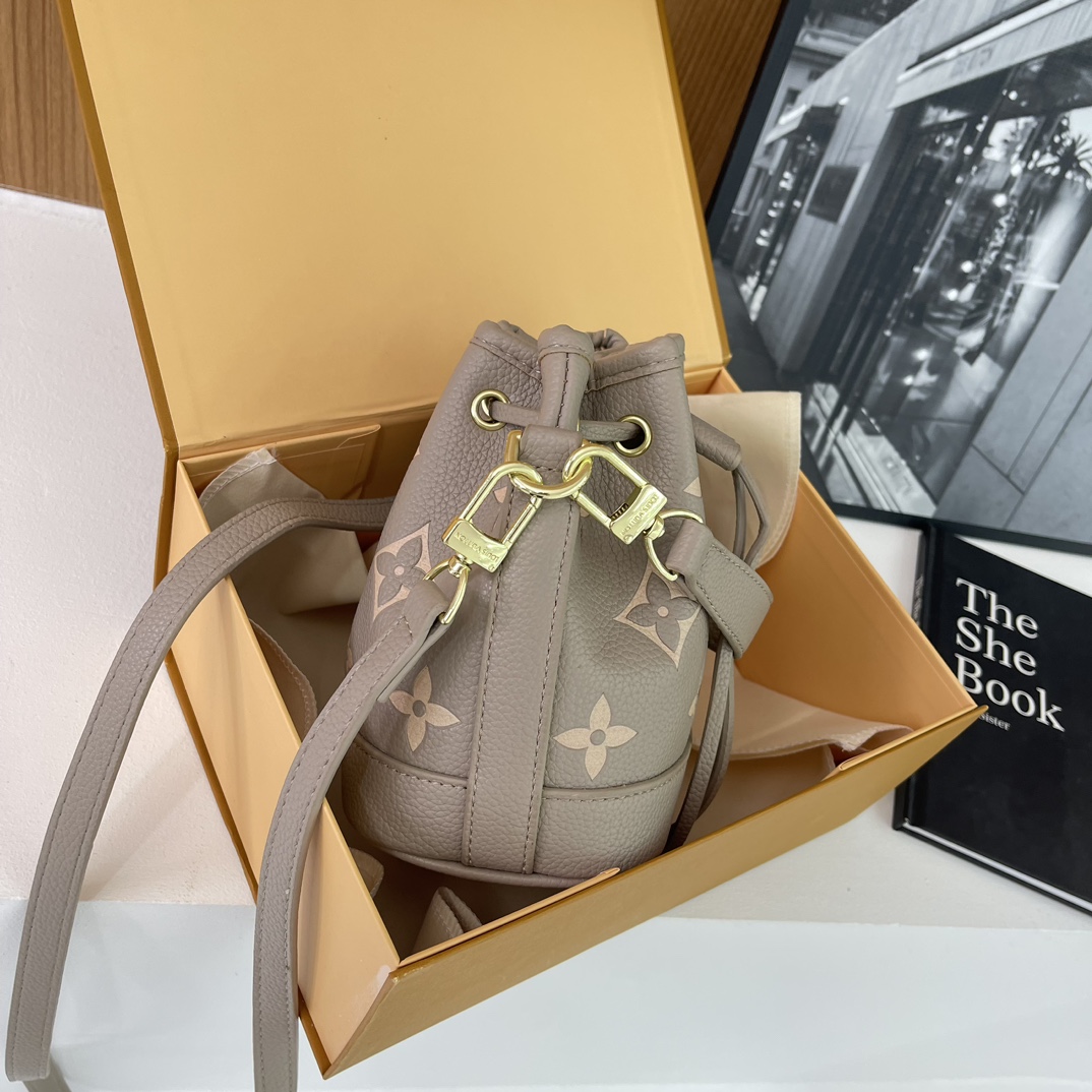 LV Louis Vuitton バンドルバッグ 02 zm