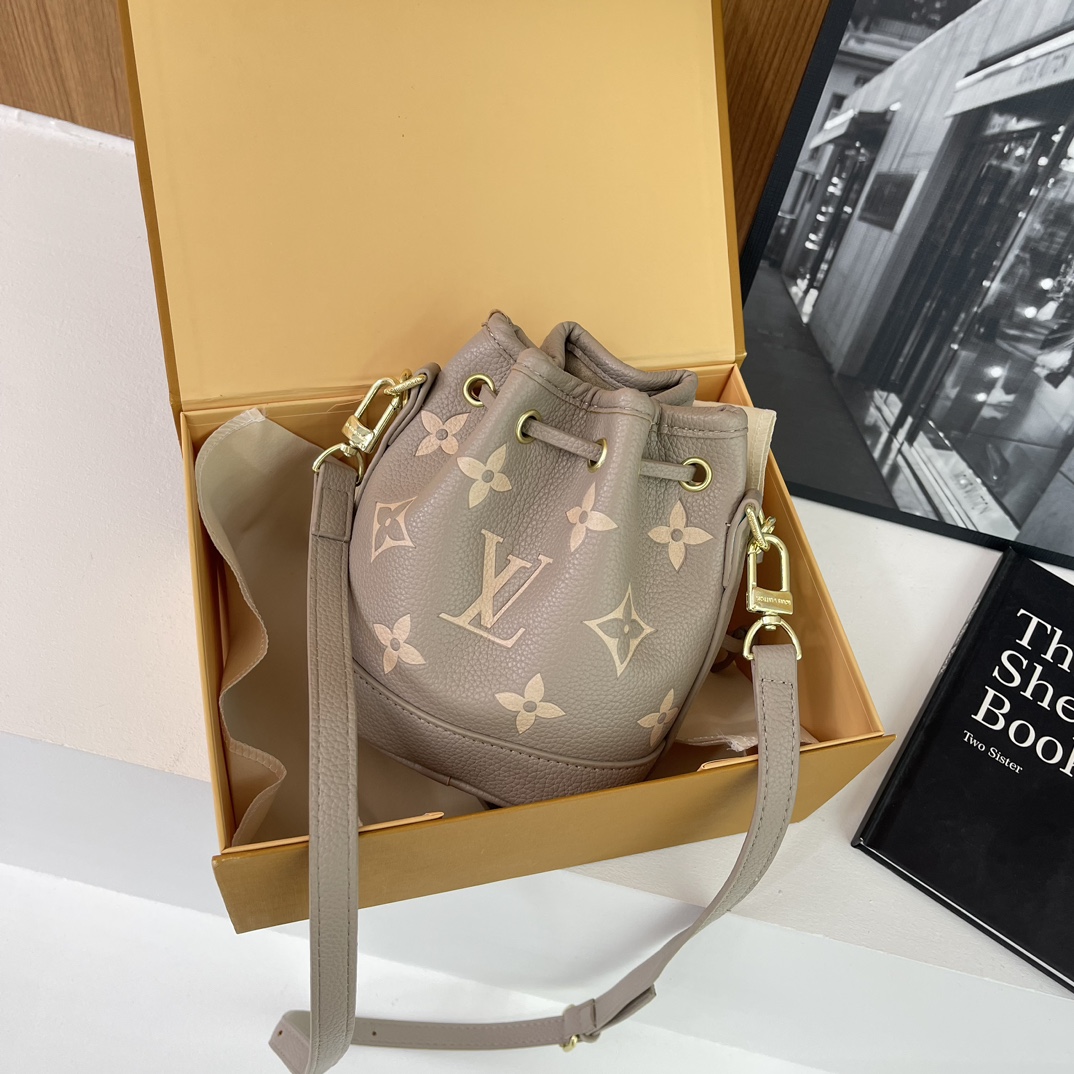 LV Louis Vuitton バンドルバッグ 02 zm