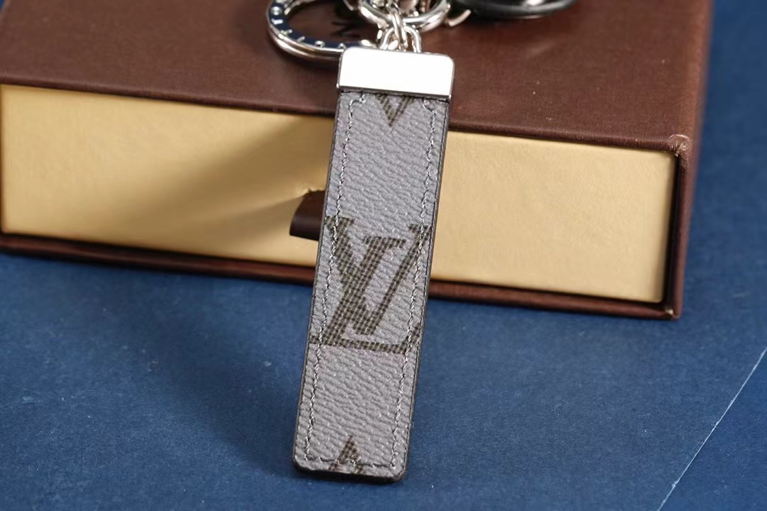 LV Louis Vuitton バッグペンダント キーホルダー 66 zm