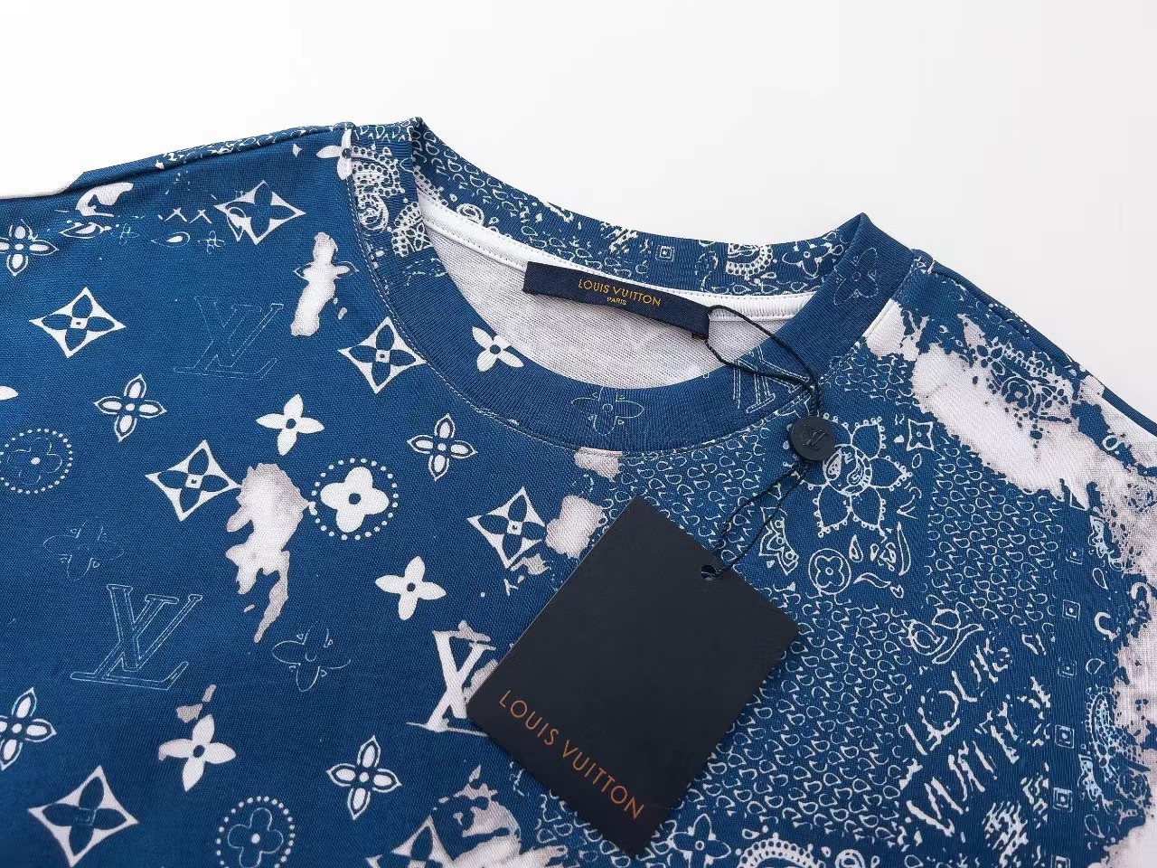 【LOUIS VUITTON】（ルイヴィトン）半袖 男女兼用、ご好評に付き再入荷！