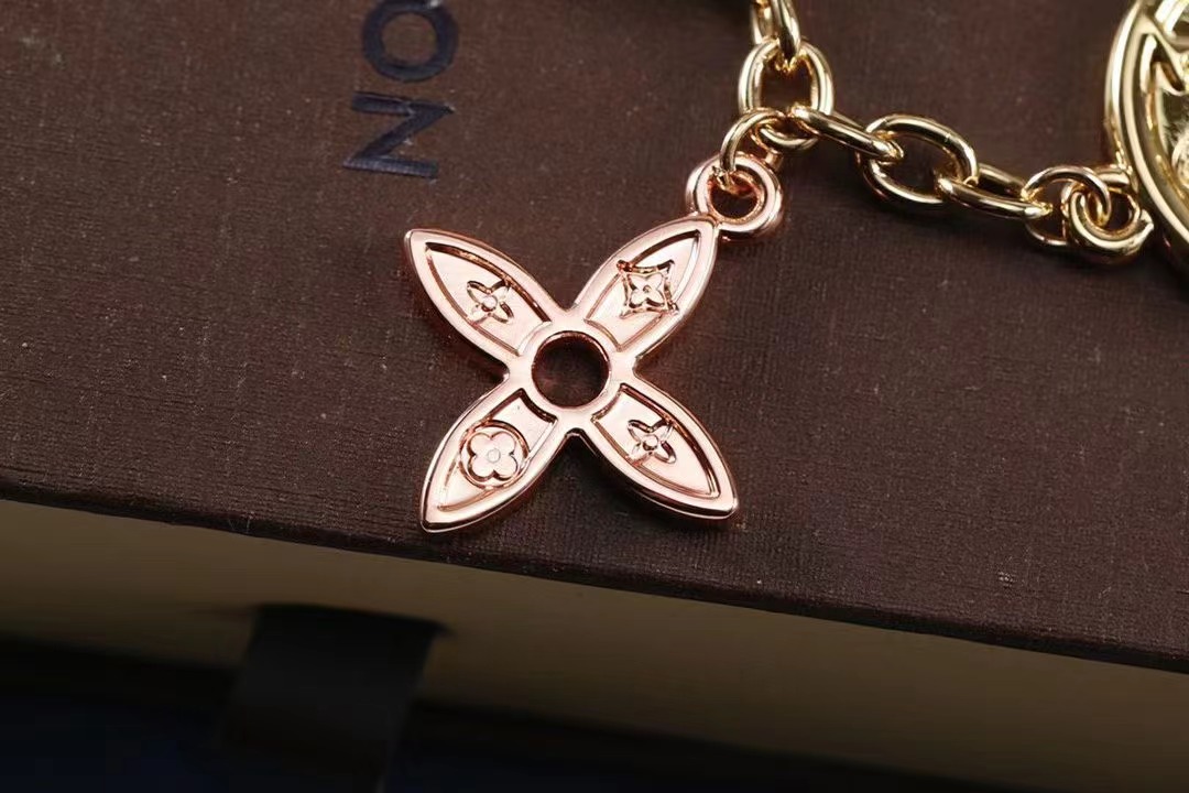 LV Louis Vuitton バッグペンダント キーホルダー 48 zm