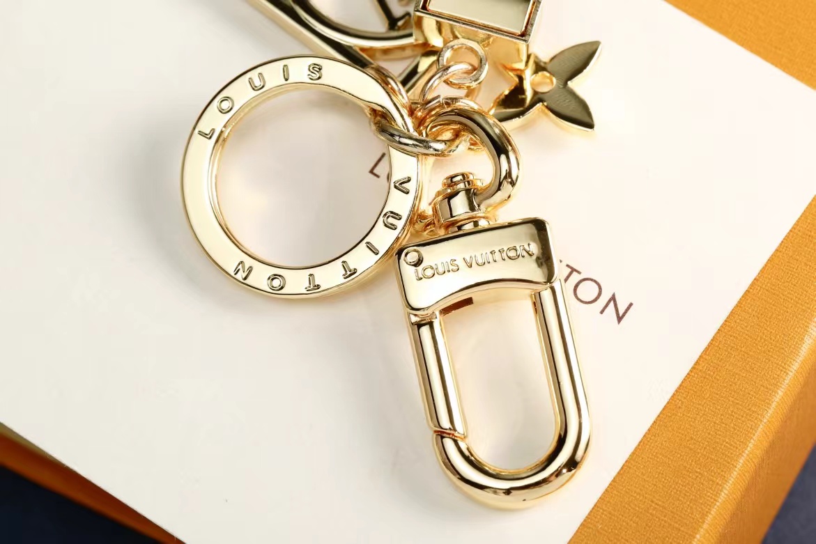 LV Louis Vuitton バッグペンダント キーホルダー 74 zm