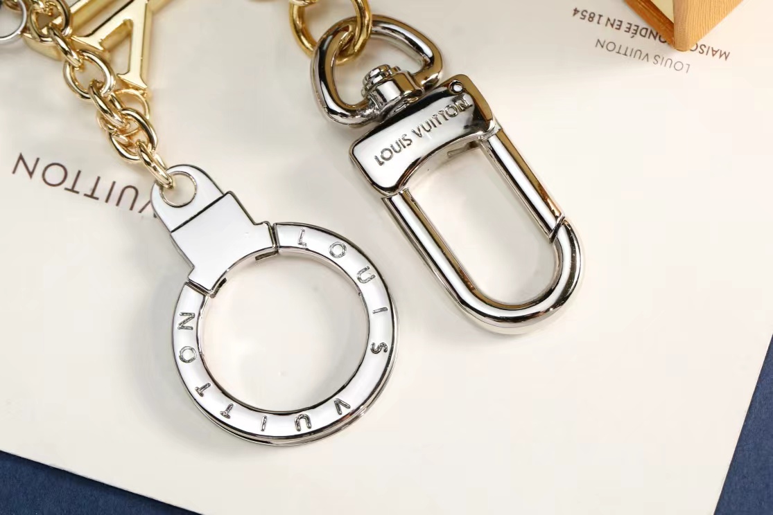 LV Louis Vuitton バッグペンダント キーホルダー 74 zm
