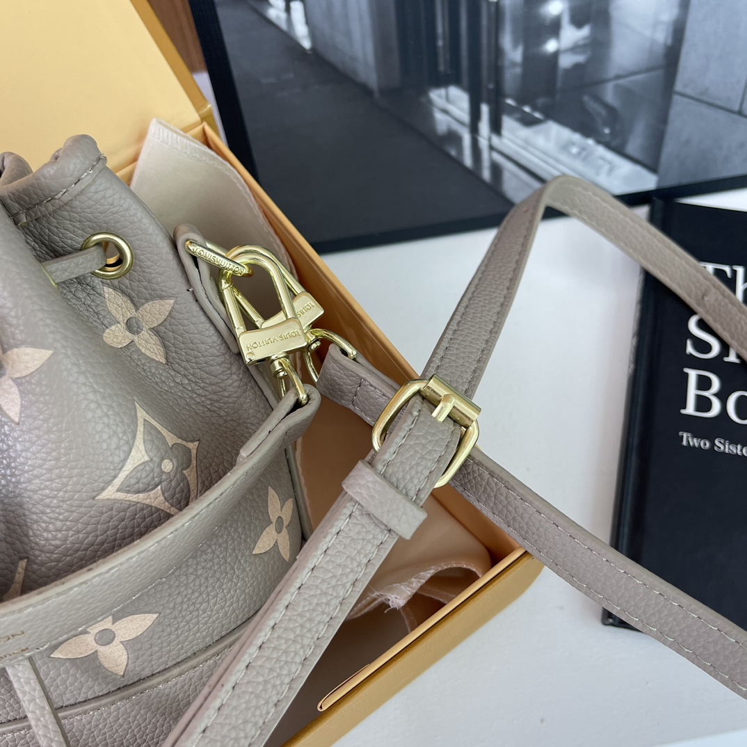 LV Louis Vuitton バンドルバッグ 02 zm