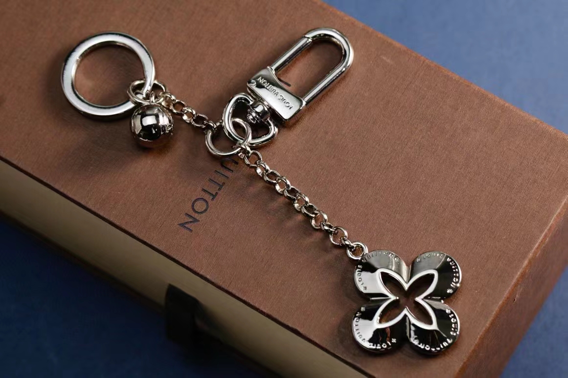 LV Louis Vuitton バッグペンダント キーホルダー 58 zm