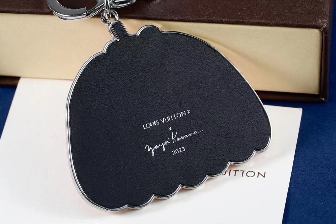 LV Louis Vuitton バッグペンダント キーホルダー 83 zm