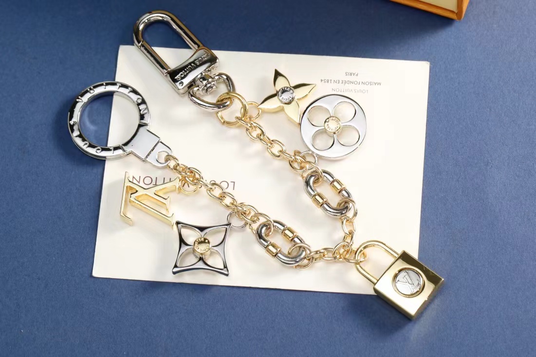 LV Louis Vuitton バッグペンダント キーホルダー 74 zm
