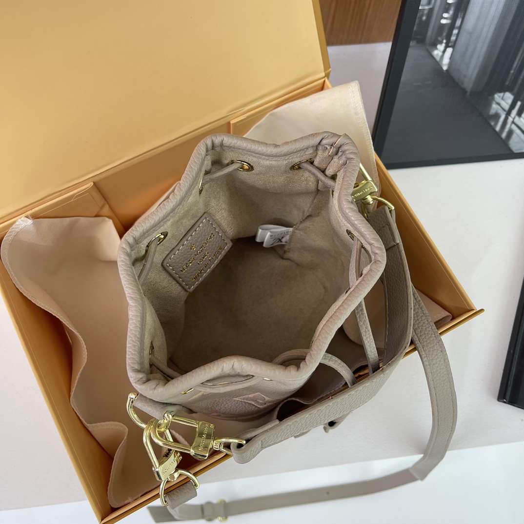 LV Louis Vuitton バンドルバッグ 02 zm