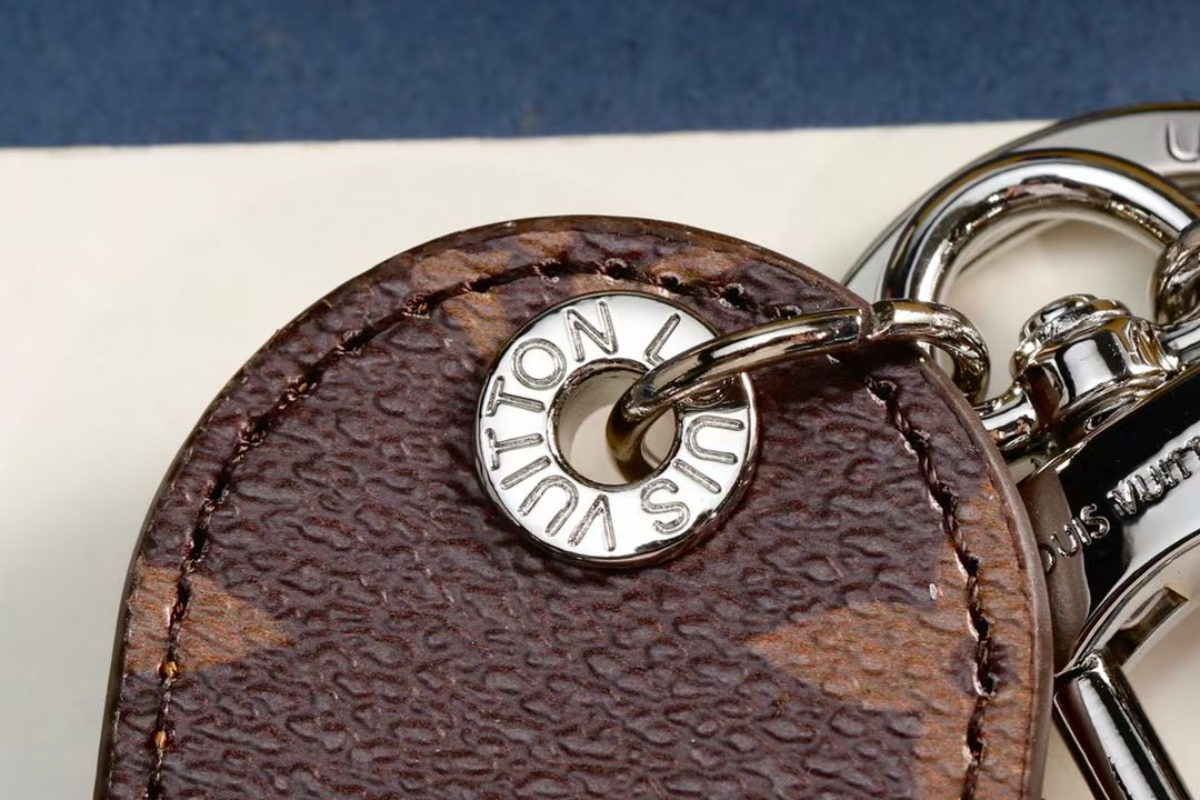 LV Louis Vuitton バッグペンダント キーホルダー 83 zm