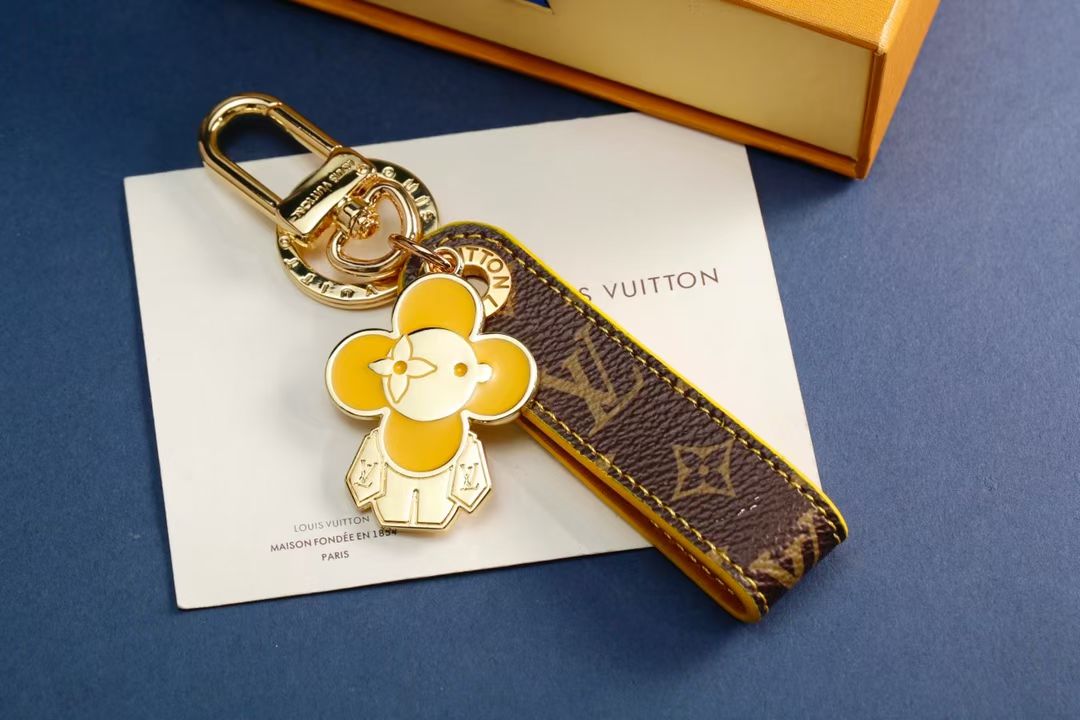 LV Louis Vuitton バッグペンダント キーホルダー 84 zm